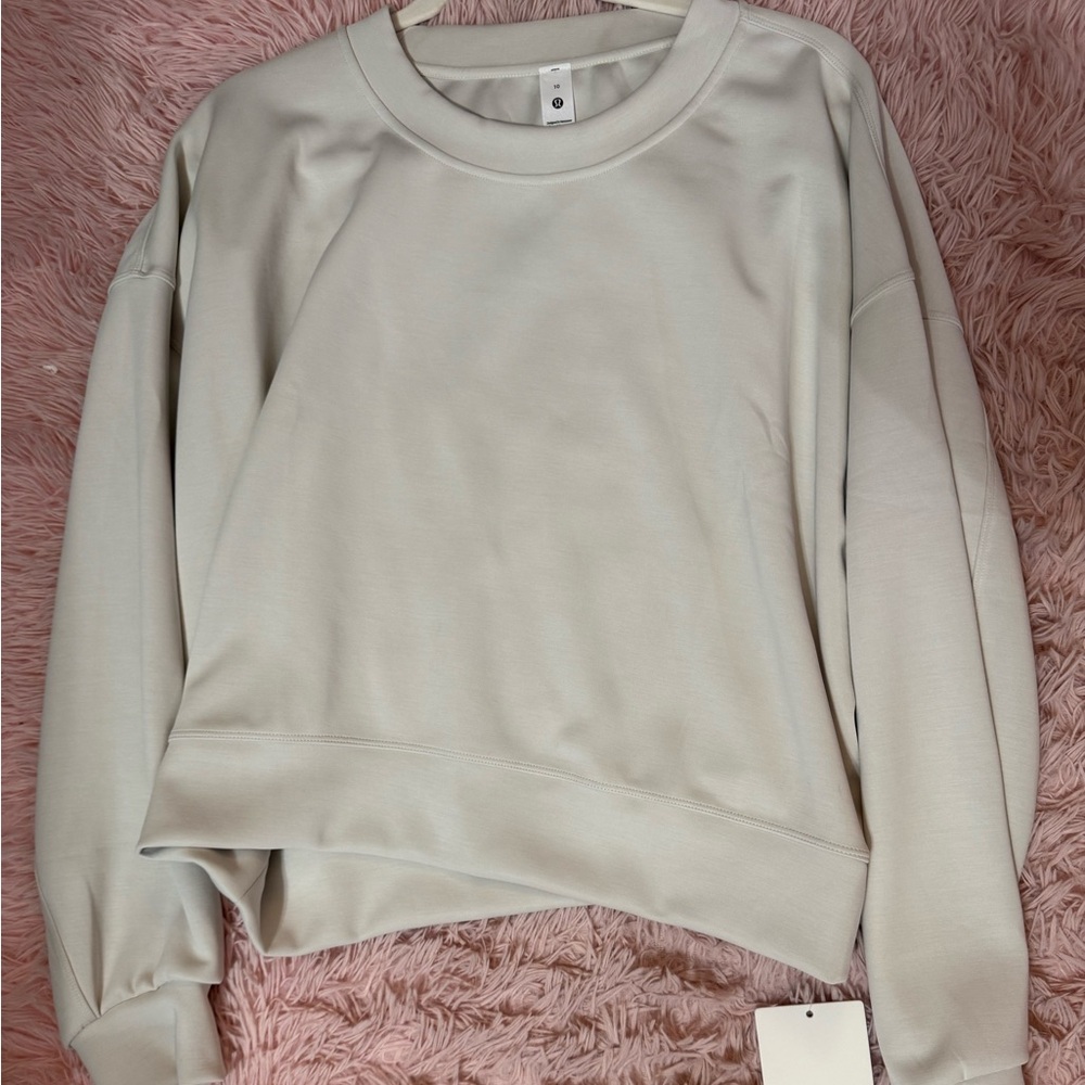 Lululemon Bone Colored Sweatshirt